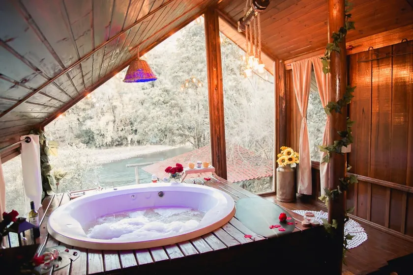 Cabin with private river, Jacuzzi and rustic style - Image 1