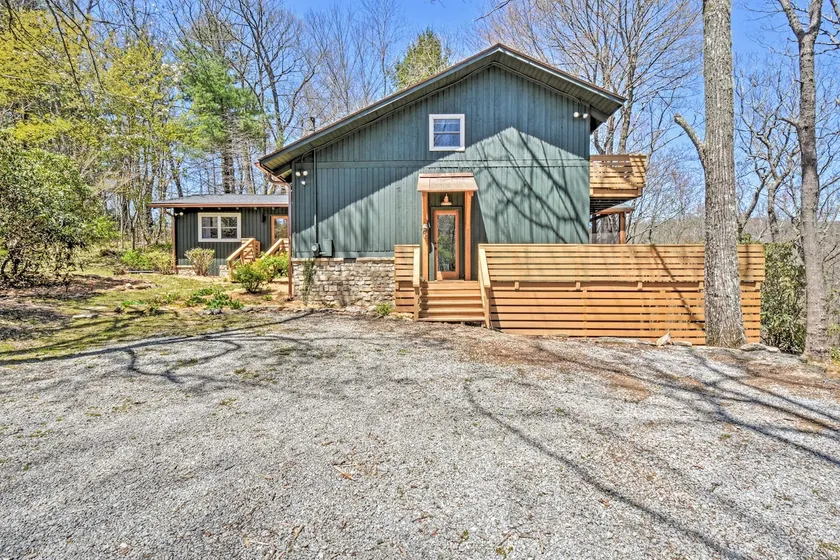 Beautiful Mountain Cabin next to Glen Falls! - Image 1