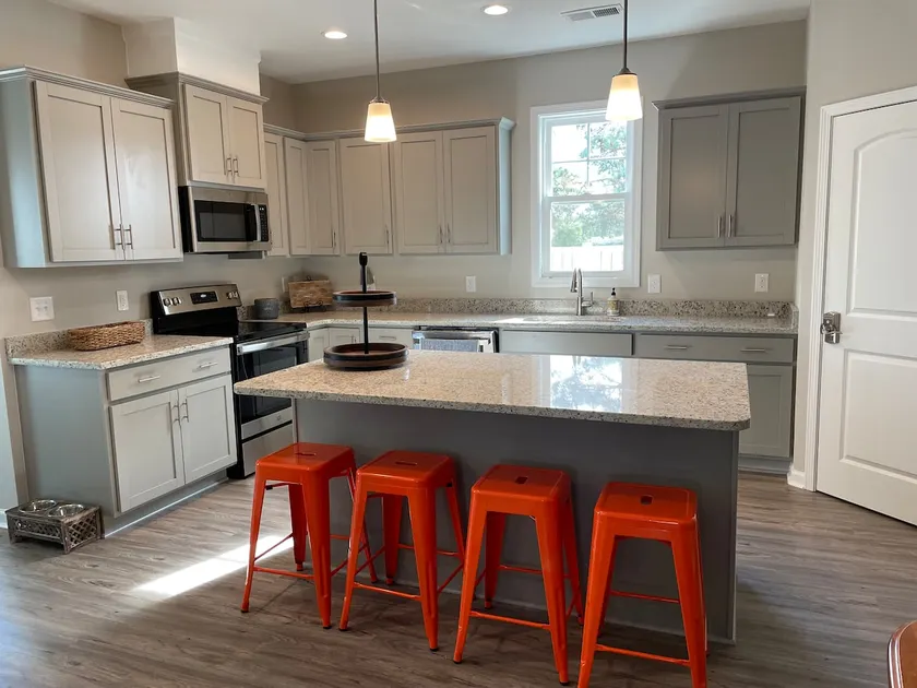 3-bedroom Townhome in Beaufort, NC with Pool - Image 1