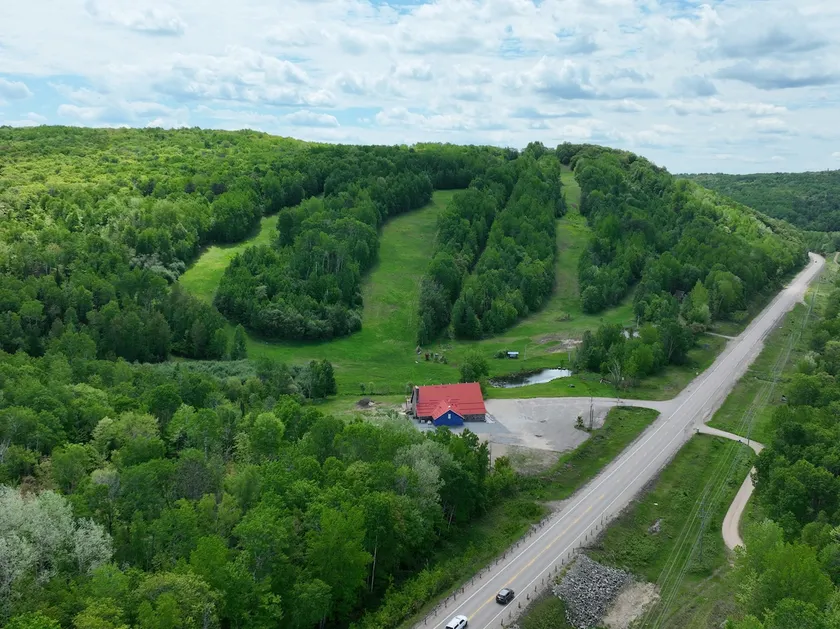 Mont Madawaska Luxury Mountain 5 Bedroom Chalet - Image 1