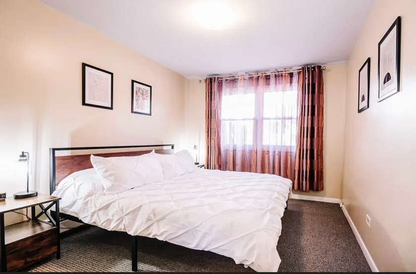 Convenient Location near ammenities. KING size bed - Image 1