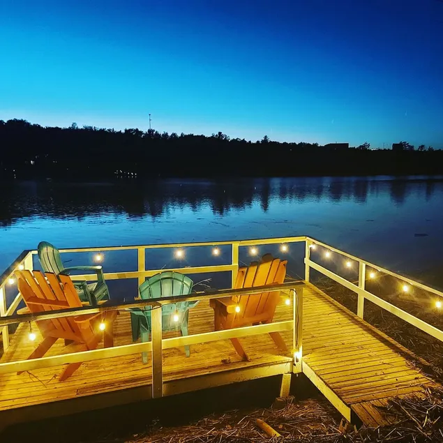 Cozy Cottage Escape on the Water - Image 1
