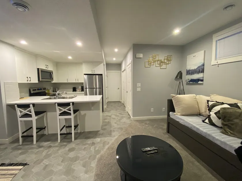 1 bed suite with a pullout sofa - Image 1