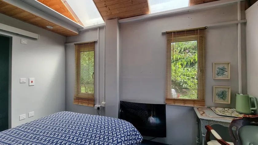 Glebe House, Private entrance, free parking on drive, Self check in, Netflix - Image 1