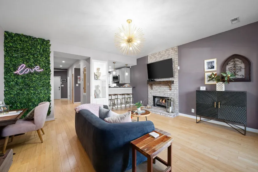 *Memories on Main* - Downtown District -3 BED - Image 1