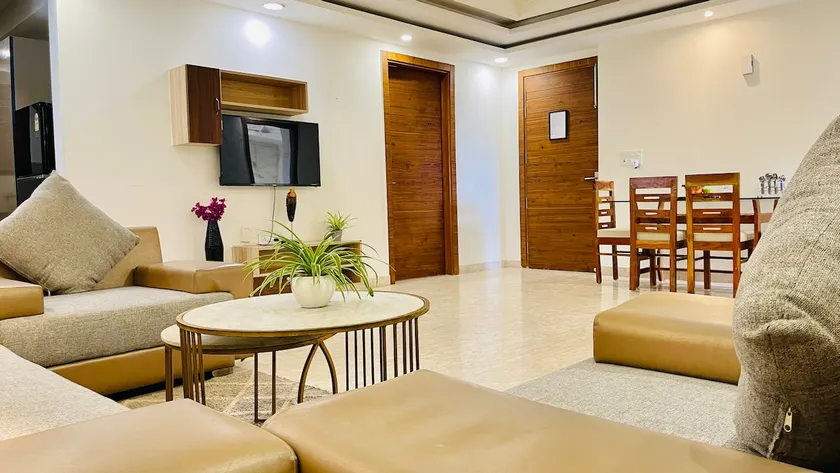 Elegant 3BHK | Serviced & Peaceful Stay | Gurugram - Image 1