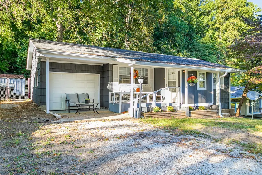Old Made New-Dog Friendly, 3-Bedroom Lovely Home - Image 1