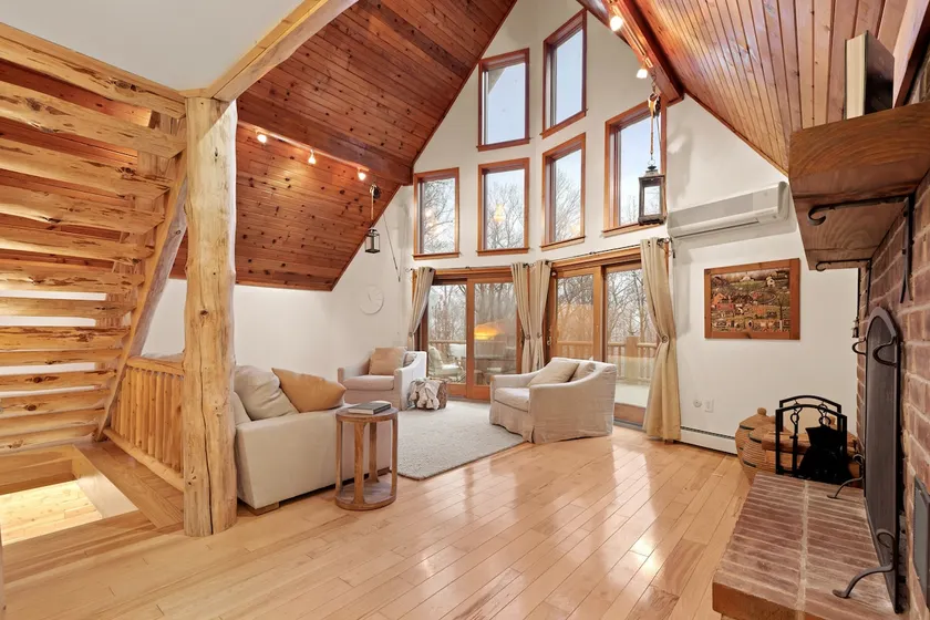 Secluded Cozy Cabin - Private Woods & Fire pit - Image 1