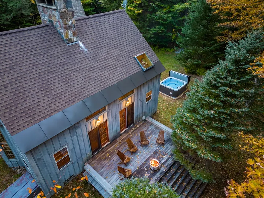 Idyllic Cabin in VT, Hot Tub, Fire Pit, Charm - Image 1