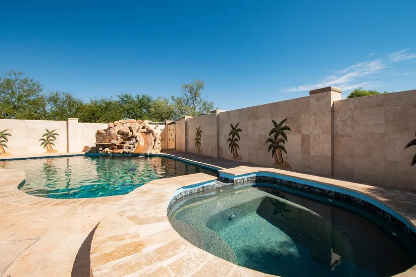 Westside 5 Bedrm Tucson Desert Home w/ Pool & Spa! - Image 1