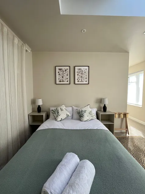 TheBitOnTheSide-Private Annexe, EV chgr, nr Bath - Image 1