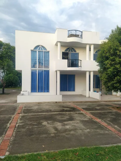 Flandes, San Fernando Family Rest House - Image 1