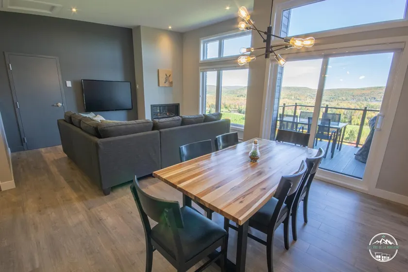 Luxury mountain condo with golf and slide views - Image 1