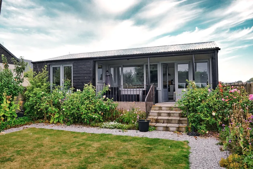 A contemporary cabin spacious private w sea views. - Image 1