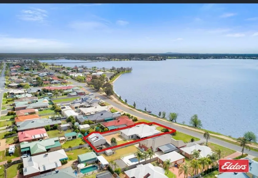 Lakefront Beauty ! Pet friendly - Image 1