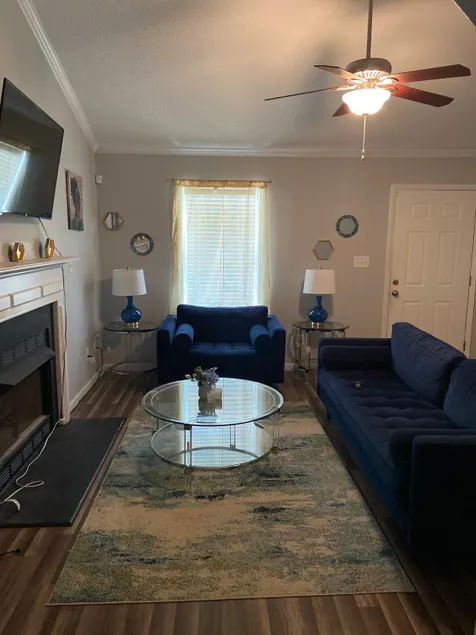 Three bedroom home with patio - Image 1
