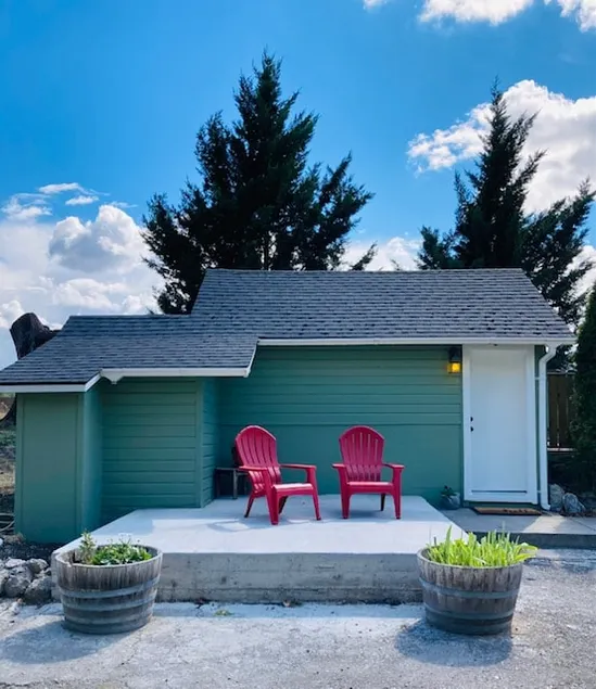 Studio Cottage near downtown Ashland - Queen Bed! - Image 1