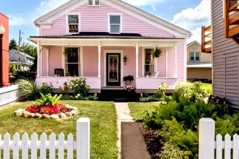 Historic Pink House the heart of a quaint downtown - Image 1