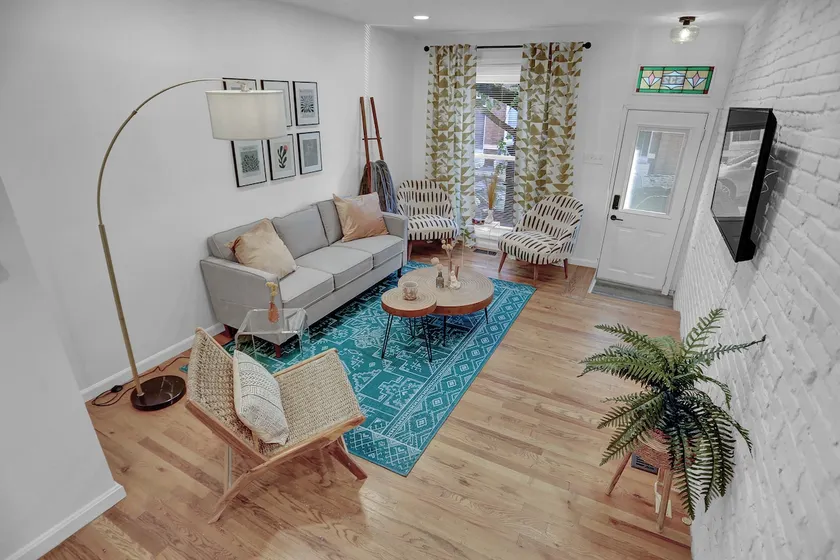 Canton Getaway – Parking Included, Walk Everywhere - Image 1