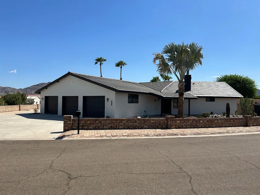 Beautiful Pool Home in Yuma Foothills! - Image 1
