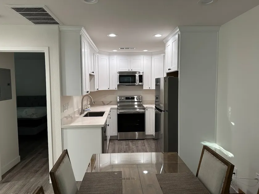 New Lux Modern Guest House In Beautiful Saratoga - Image 1