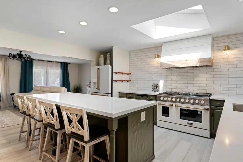 Spacious Home in South Reno (6 beds) - Image 1