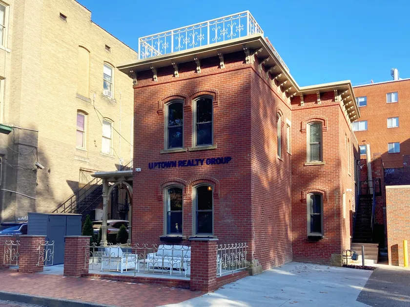Uptown Athens loft in historic office building - Image 1
