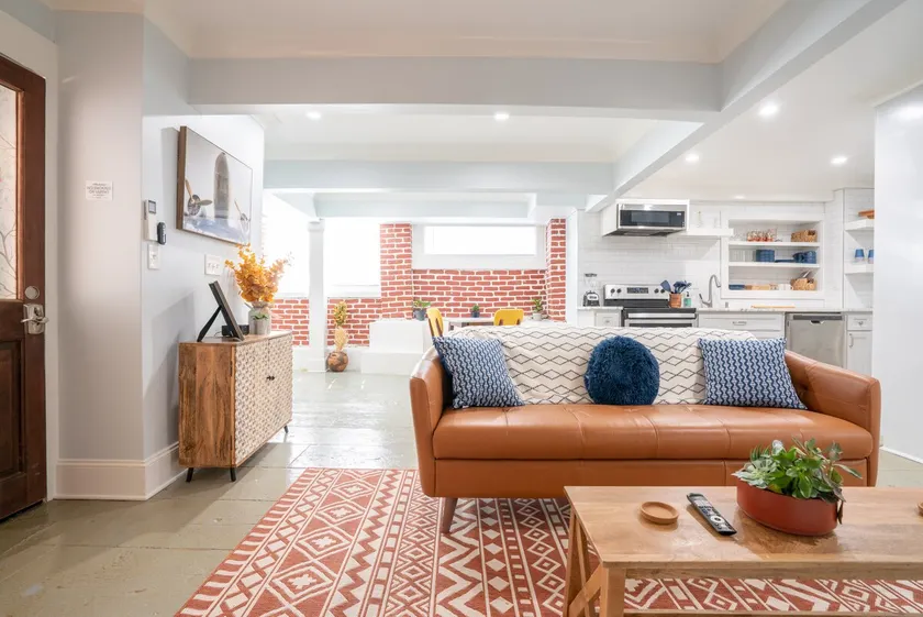 Spacious Nook in the City- Central to Everything! - Image 1