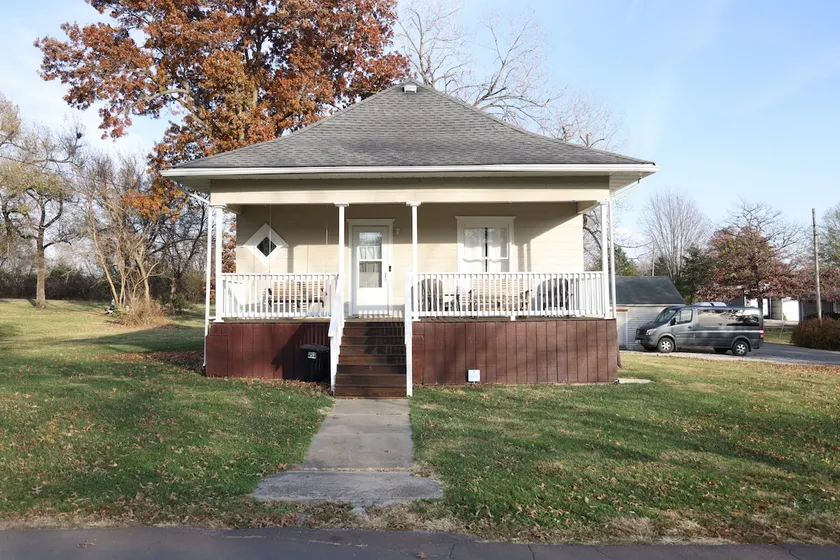 Cheerful 2 Bedroom Home In Trenton City - Image 1