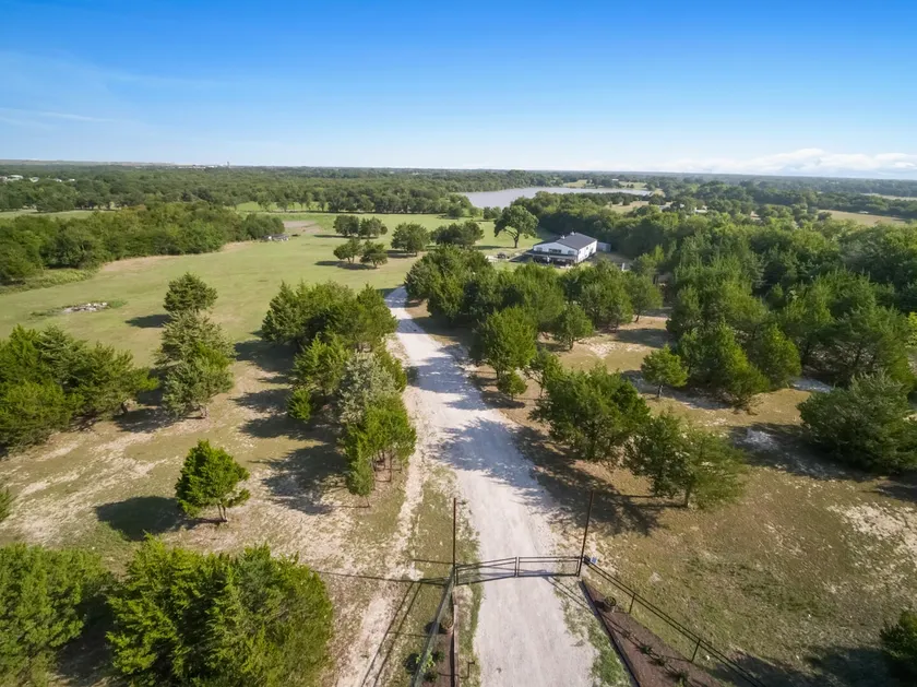Escape The City | 54 Acre Retreat w/ Pool & Lake - Image 1