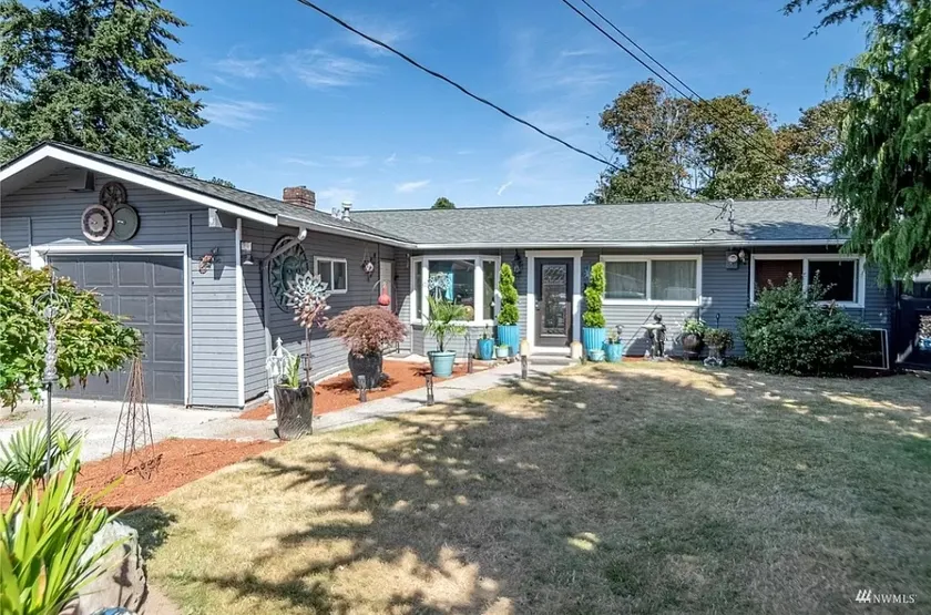 Quiet Modern Stay Near SeaTac & Hospitals - Image 1