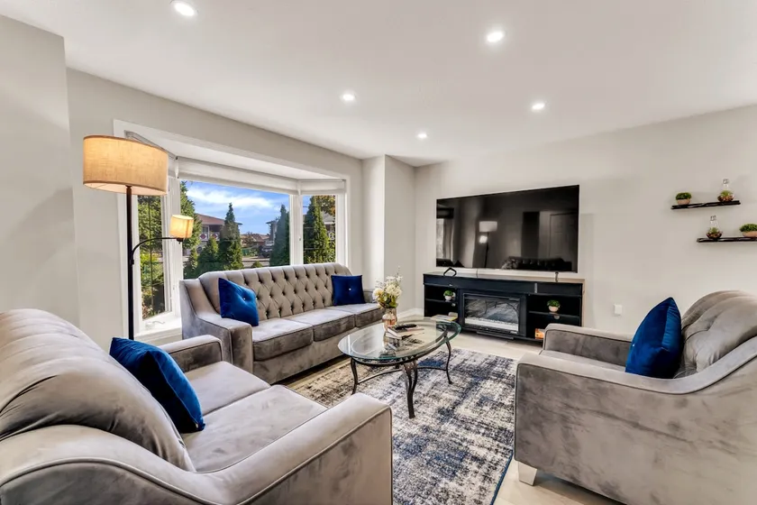 Renovated full home in Toronto - Image 1