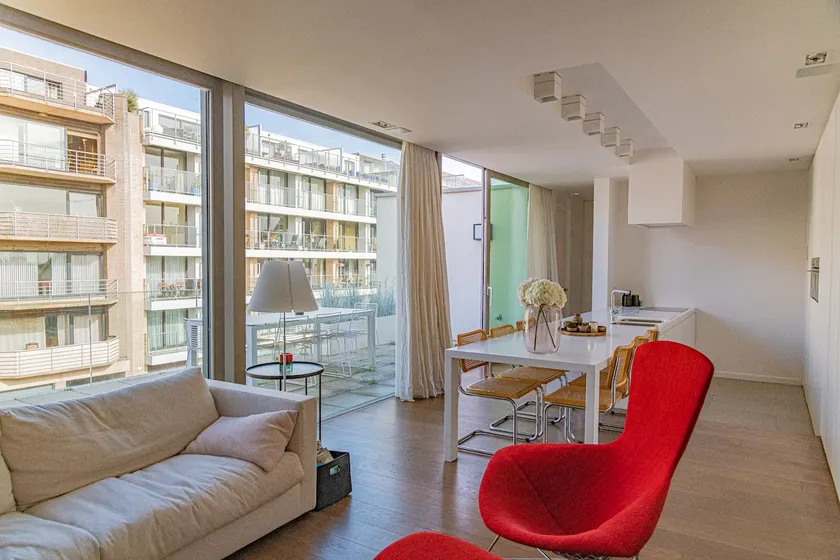 Beautiful & spacious luxury apartment - Image 1