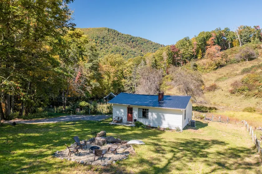 Secluded Cottage on the Farm-Blue Ridge Parkway - Image 1