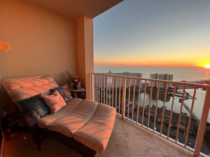 1/1.5 Gulf View Condo Ariel Dunes 2 Beachfront - Image 1