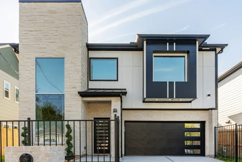 Alim Pad 3: Brand New Modern house near downtown - Image 1