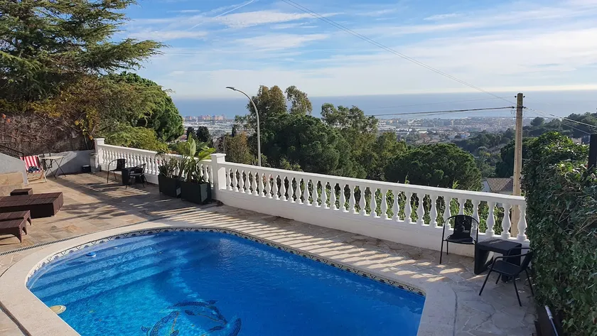 Amazing views, pool & beach close to Barcelona - Image 1
