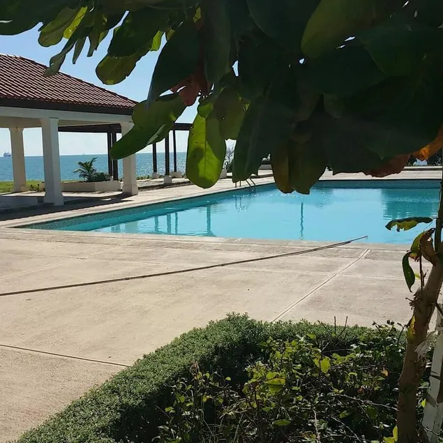 Bayfront Budget Friendly 2 Bedrooms and 2 Bathrooms Apt in Gated Community - Image 1