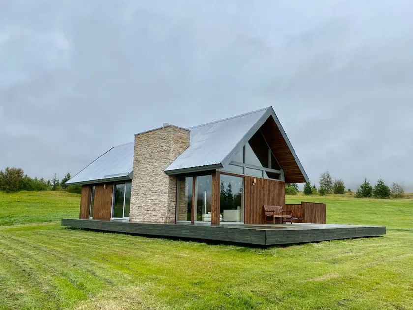 Cottage with beautiful view of Akureyri Bay - Image 1