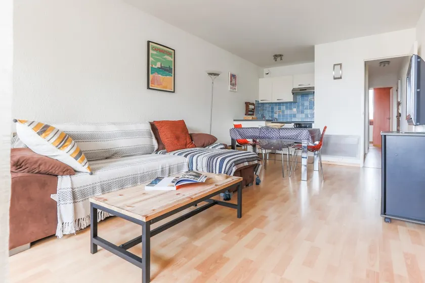 Central apartment, harbor view, pool - Image 1