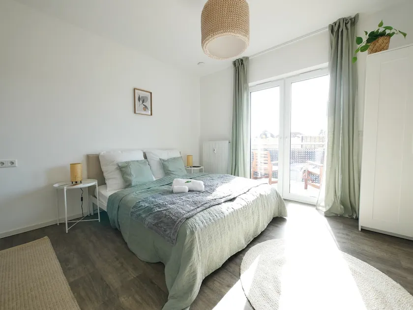 Central, modern, comfortable, with balcony - Image 1