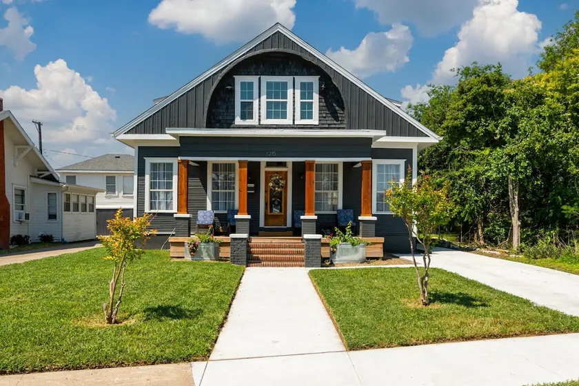 Craftsman by the Bay - Image 1