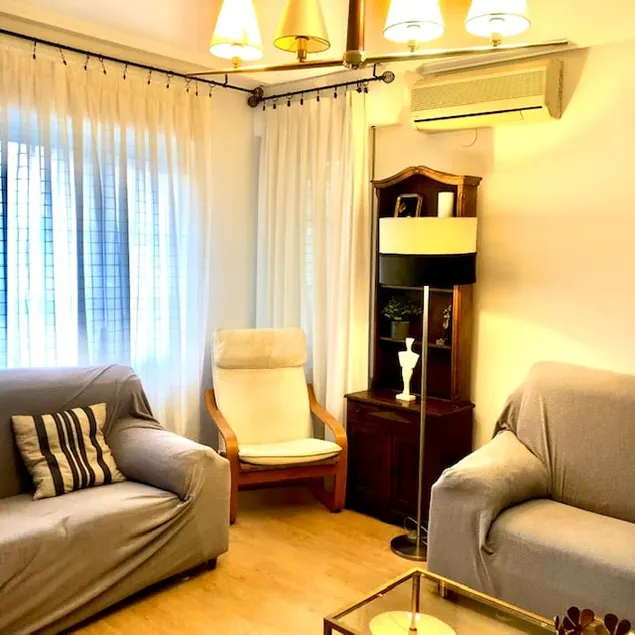 New! With a pool, 2 minutes away from Ave train station. - Image 1