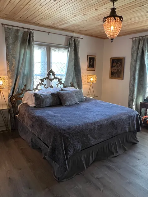 Beautiful private village apartment with king bed - Image 1