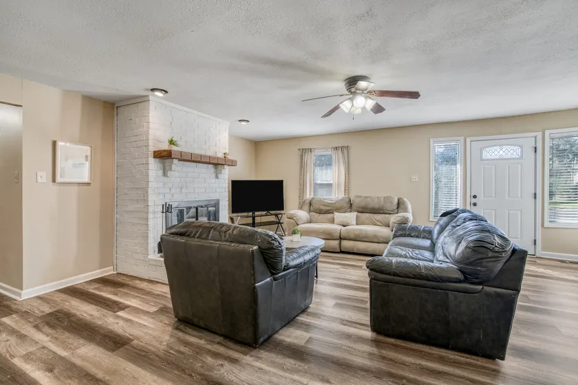 3BR Beautiful & Spacious Home - Image 1