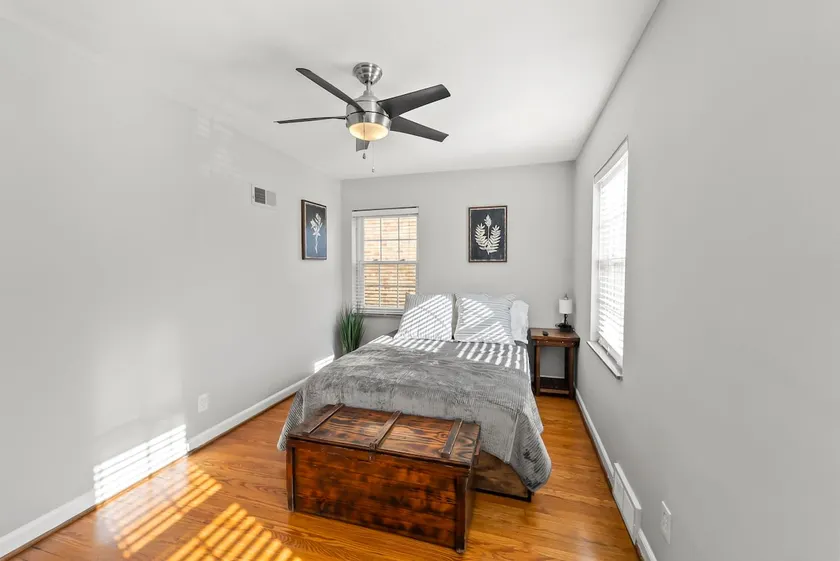 Quiet, Comfortable, Centrally Located in STL! - Image 1