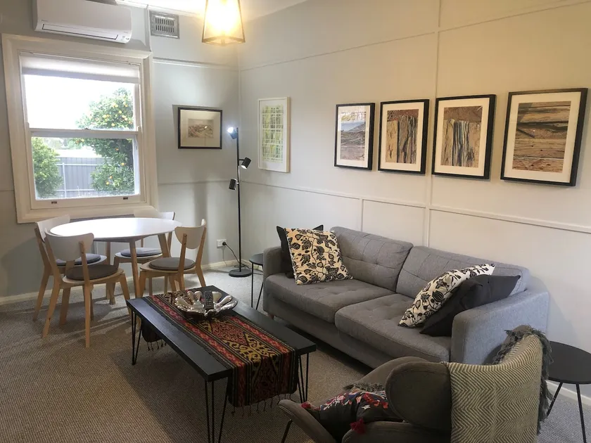 Baxter's Vintage Chic BnB - Image 1