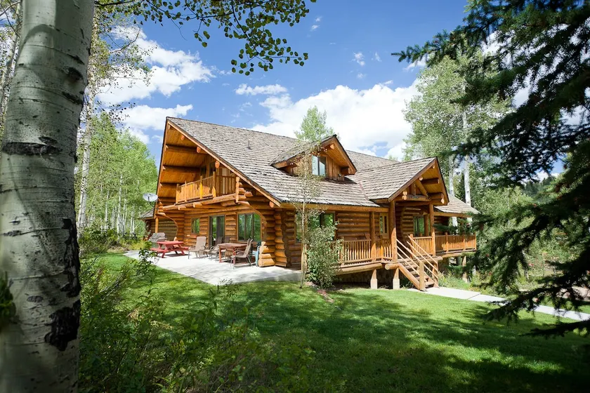 Daniels Summit Lodge - Image 1