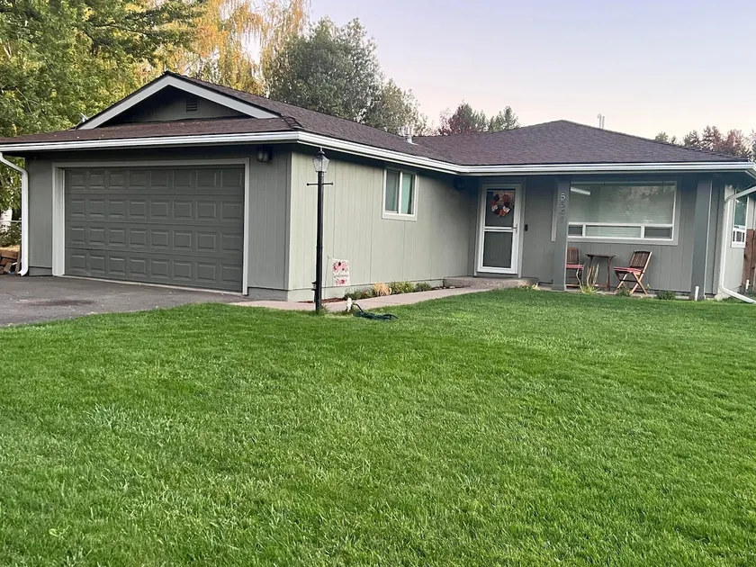 Green Acres 3 Bedroom Home - Image 1