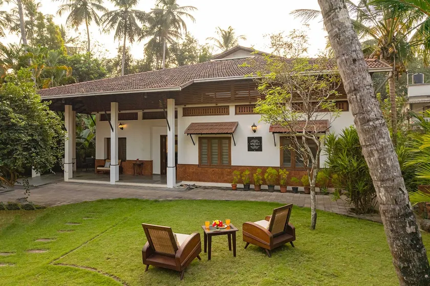 Anjali w/Breakfast Lawn 6BHK Pet Friendly Villa - Image 1